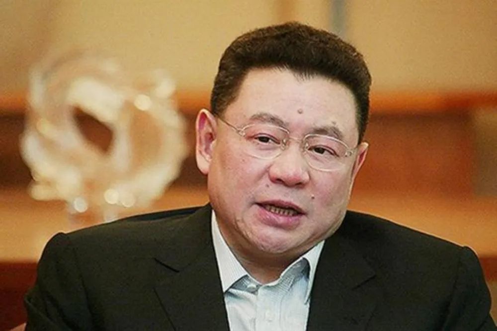 血亏百亿退市 “风流富豪”刘銮雄商海浮沉